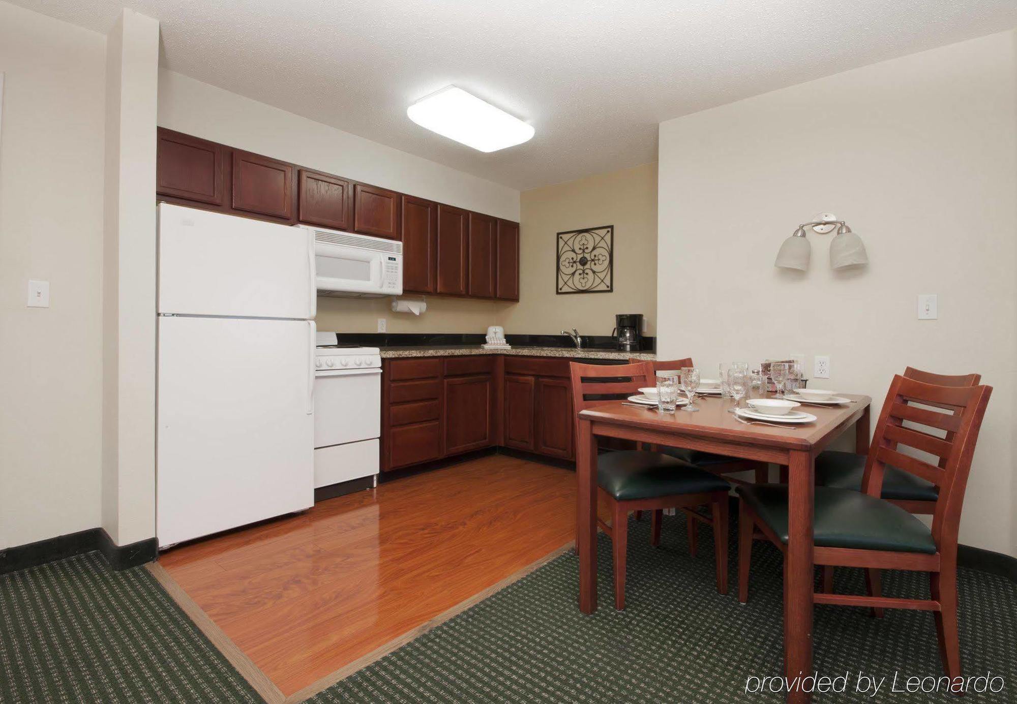 Residence Inn By Marriott Tulsa South Экстерьер фото