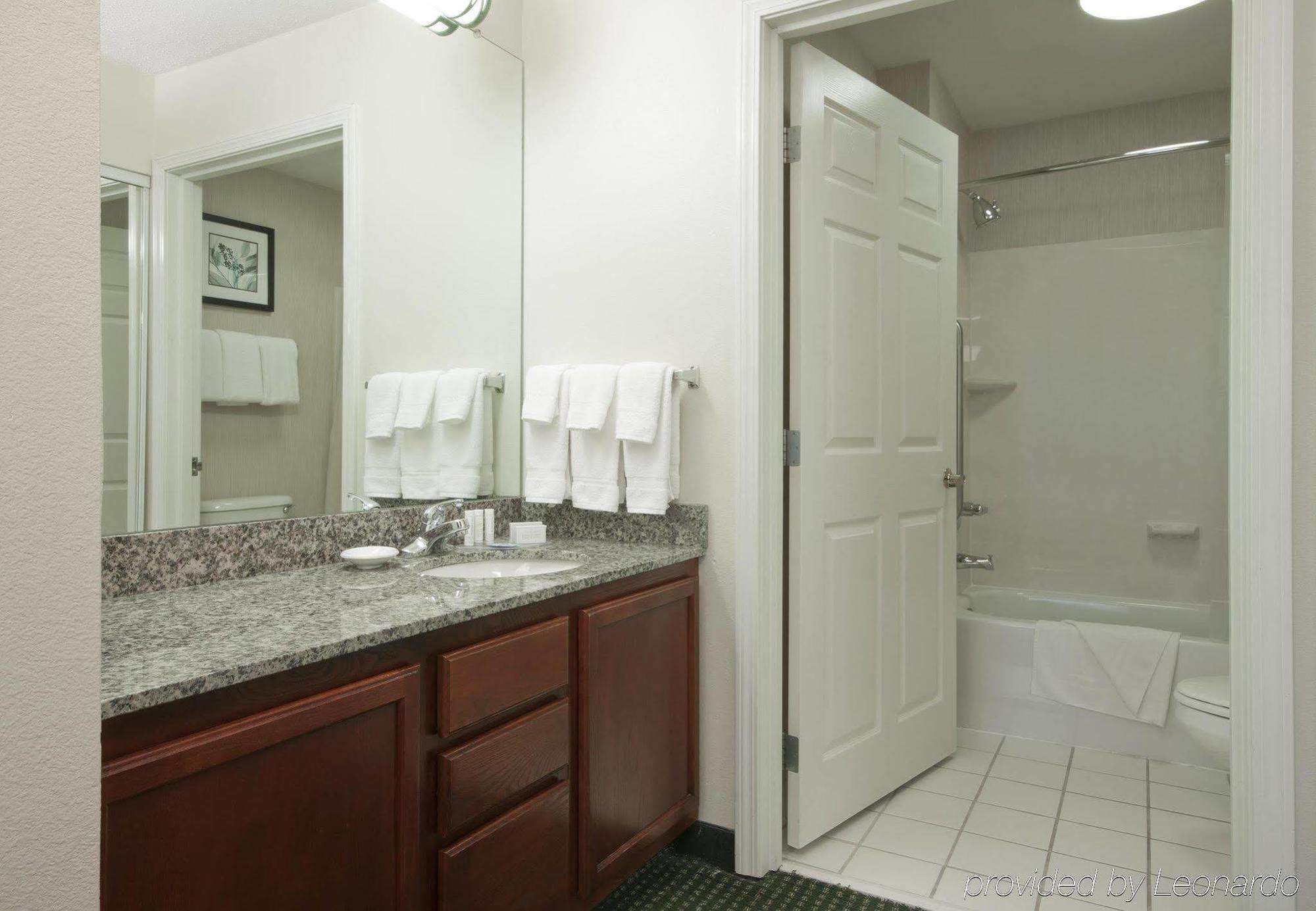 Residence Inn By Marriott Tulsa South Экстерьер фото